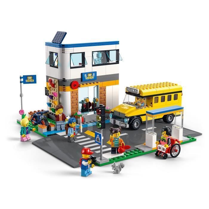 LEGO® 60329 City Une Journée d'École, Jouet de Construction Bus, 2 Classes  et Plaques de Route, Set pour Enfants +6 Ans sur marjanemall aux meilleurs  prix au Maroc